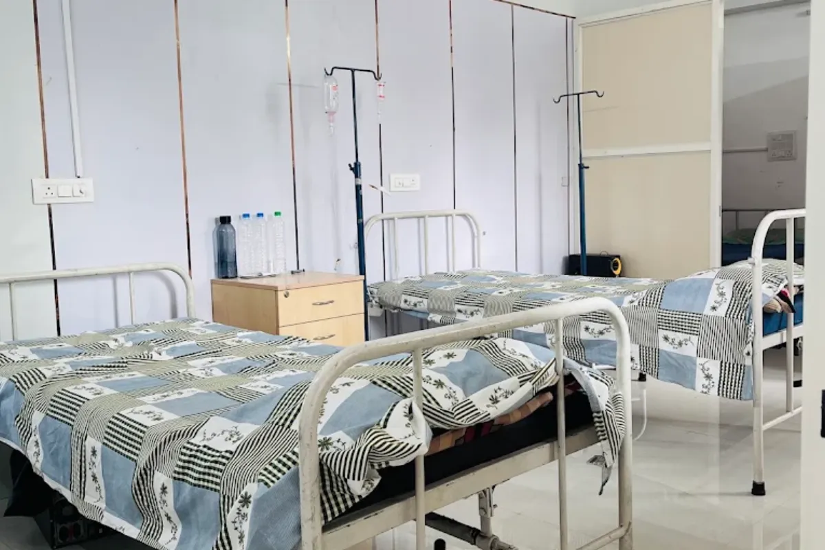 Clean and comfortable ward rooms at Laxmi Clinic